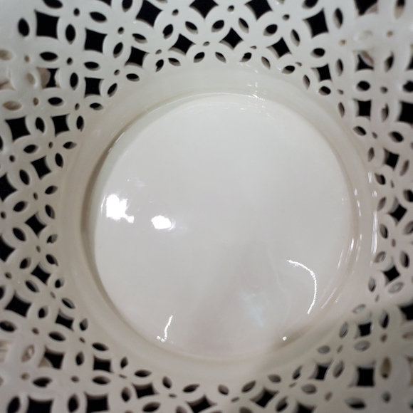 Leedsware Pierced Classical Creamware Berry Basket & Base - Picture 14 of 14